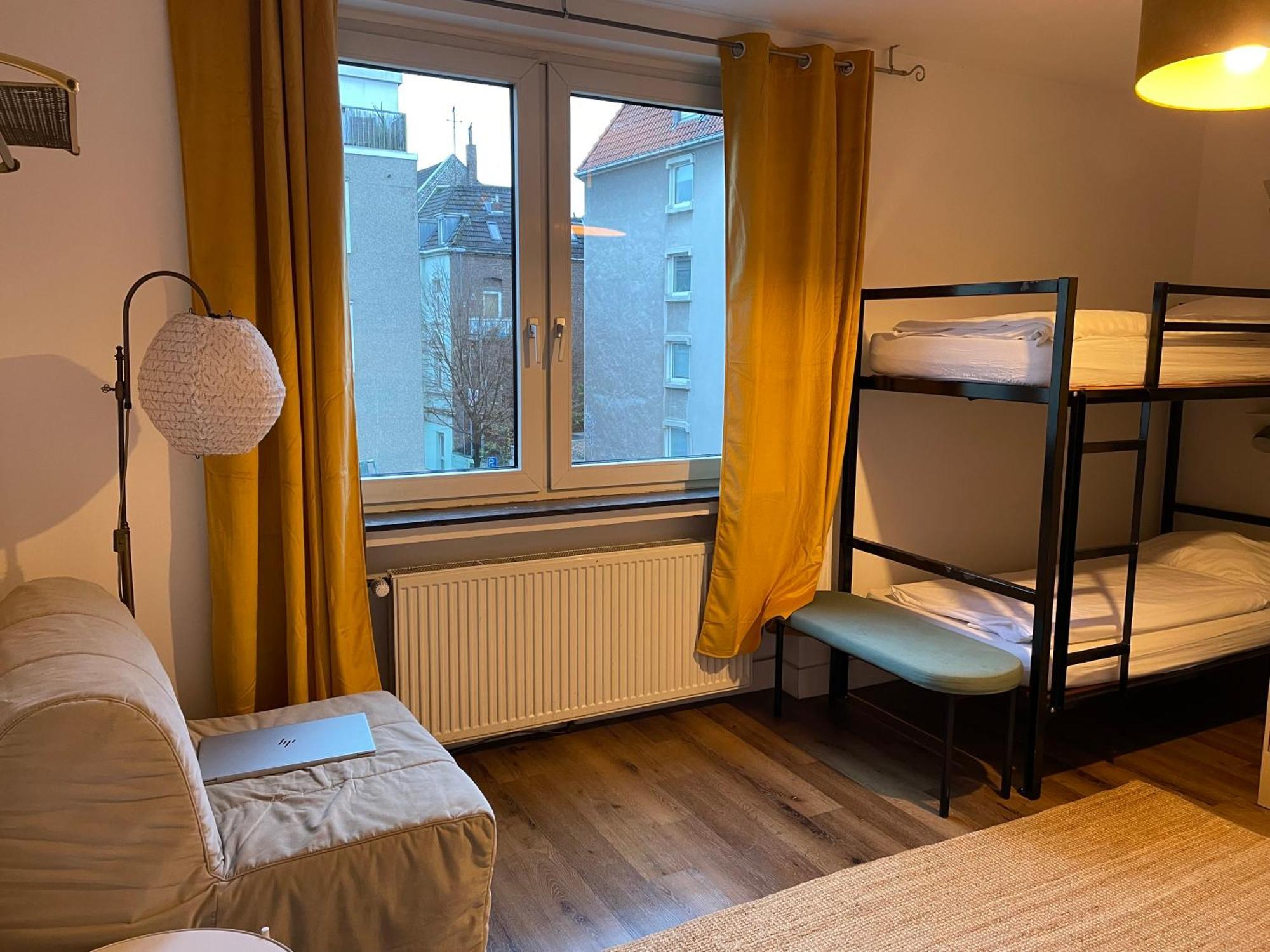Weltempfänger Hostel *